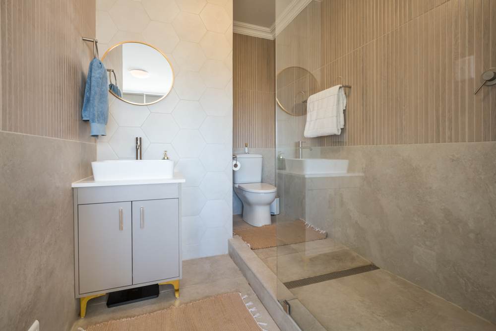 En-suite bathroom